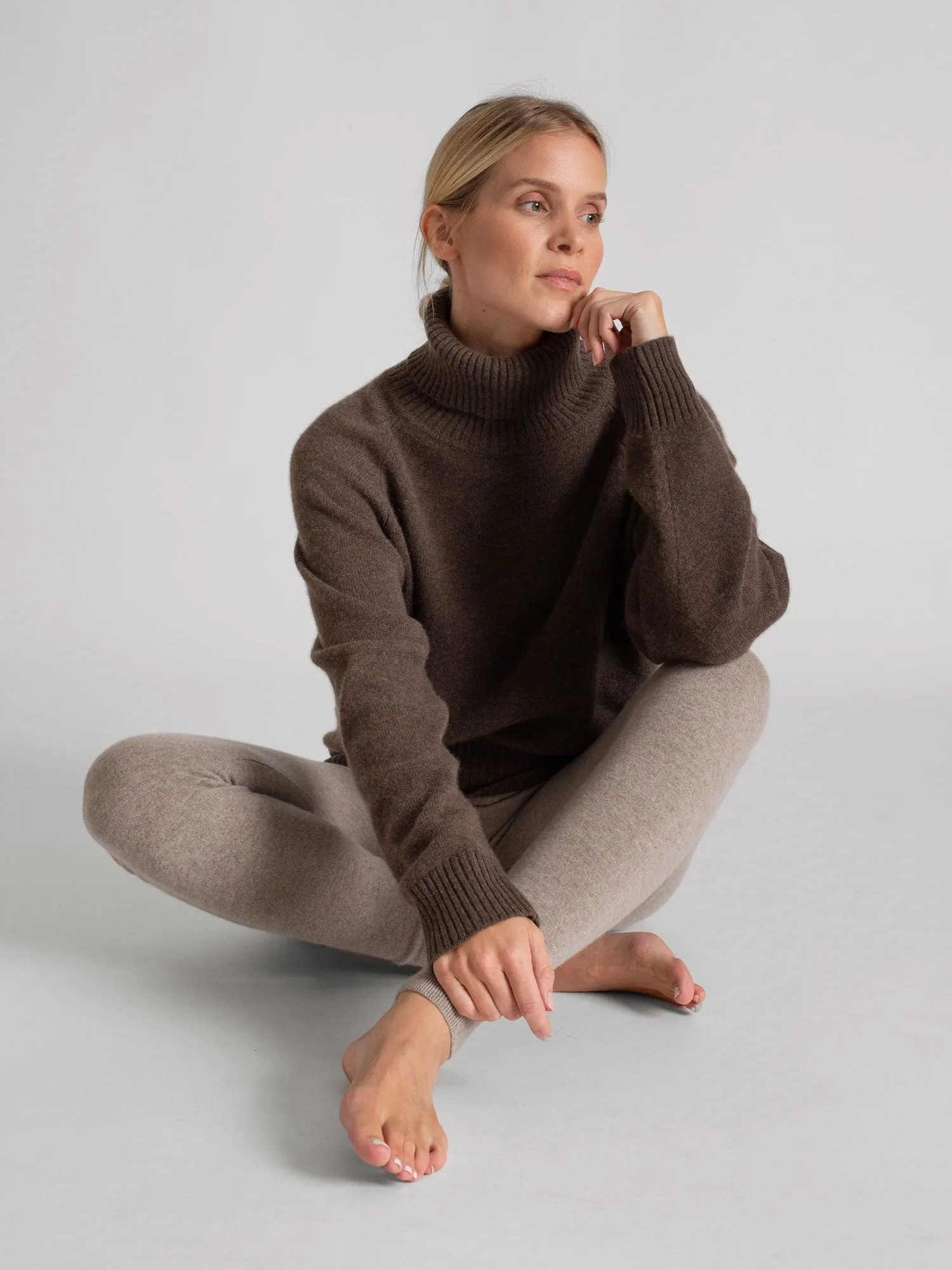 Cashmere sweater "Milano" - dark brown