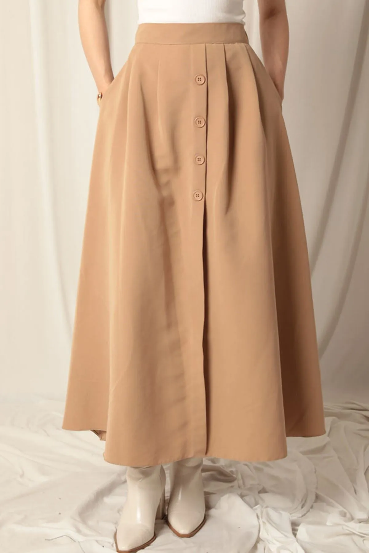 KKT Torino Fabric Women's Tan Skirt Suit - Meoqui